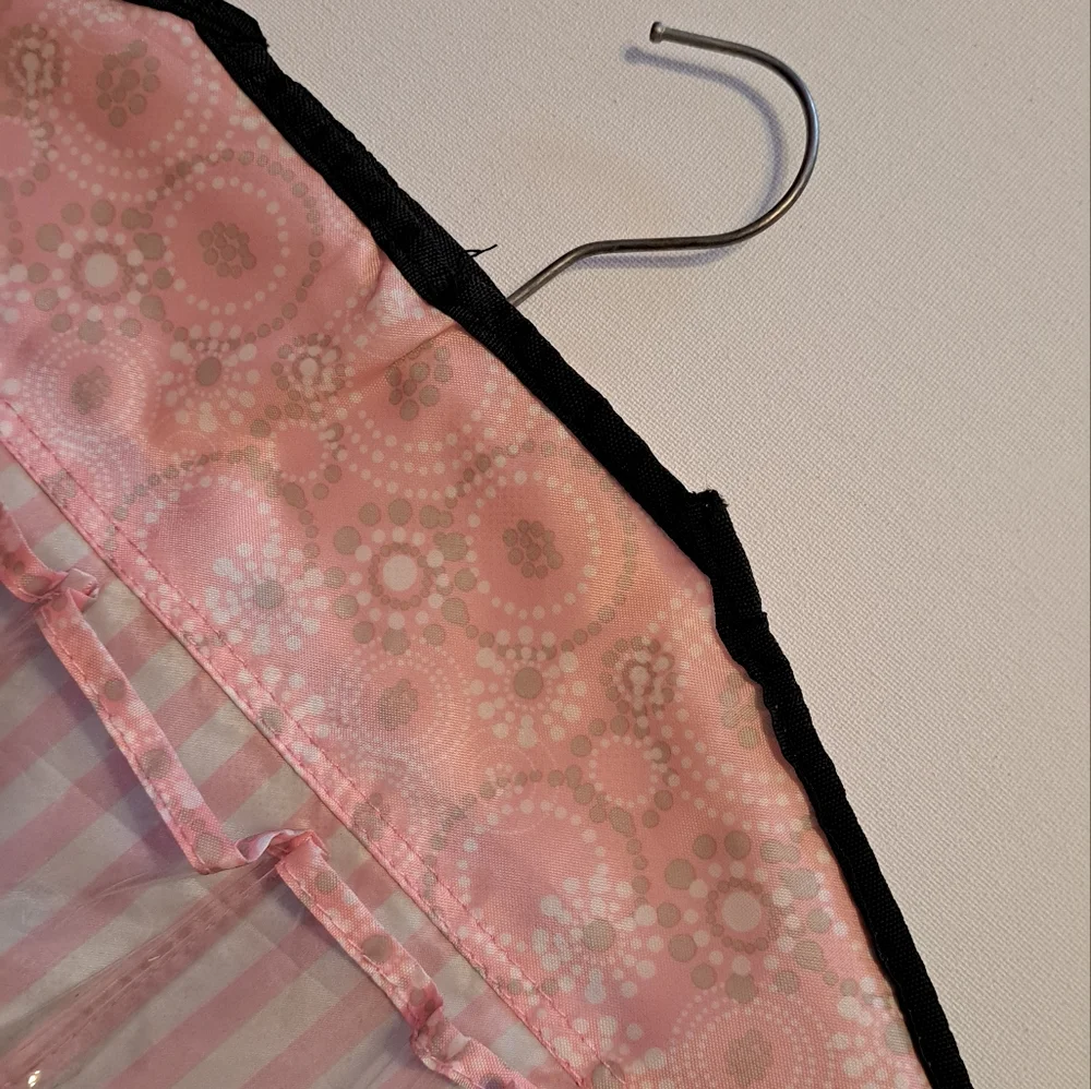 4/$15 🌻 Stylish Pink Hanging Organizer